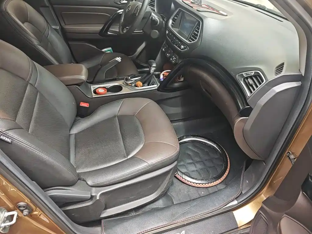 GAC Motor Trumpchi GS4 2015 — фото 25
