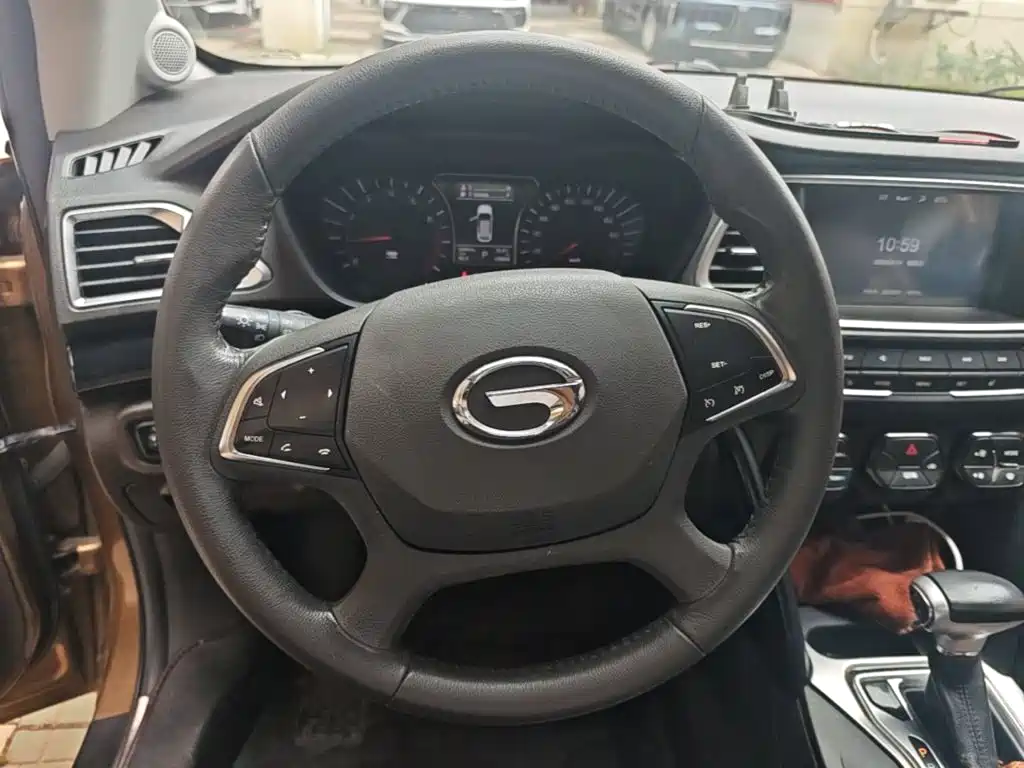 GAC Motor Trumpchi GS4 2015 — фото 11