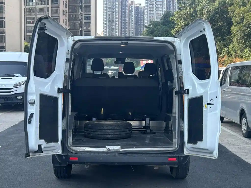 Ford Transit 2024 — фото 18