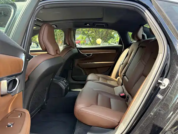 Volvo S90 2024