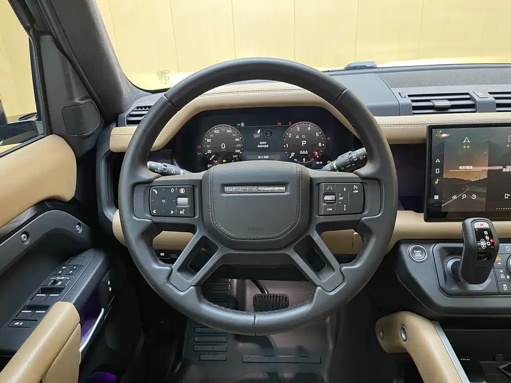 Land Rover Defender 2025 — фото 11