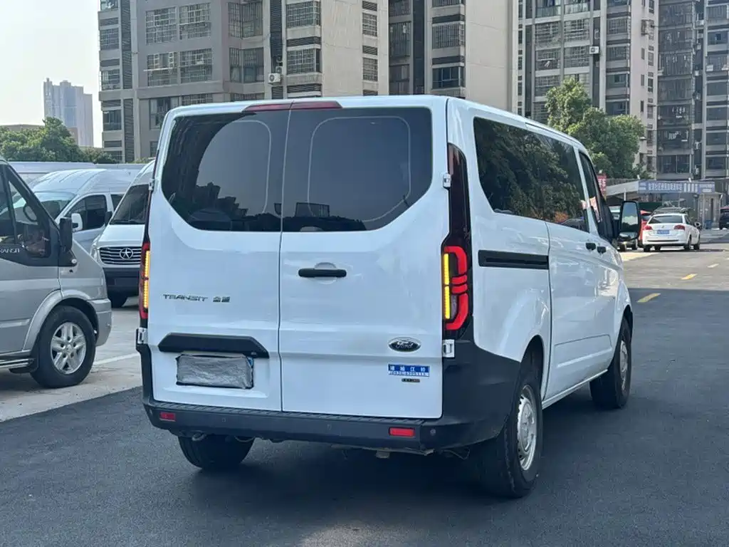 Ford Transit 2024 — фото 13