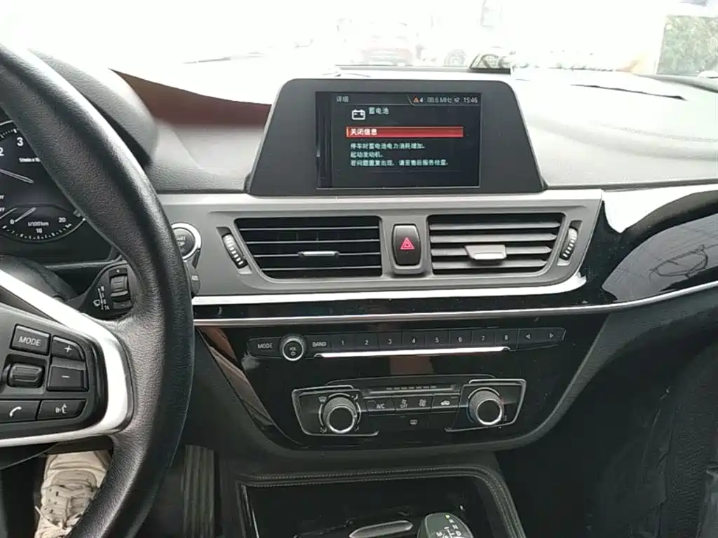 BMW 1 Series 2018 — фото 13