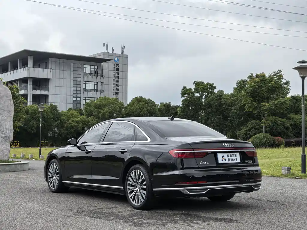 Audi A8 2020 — фото 17