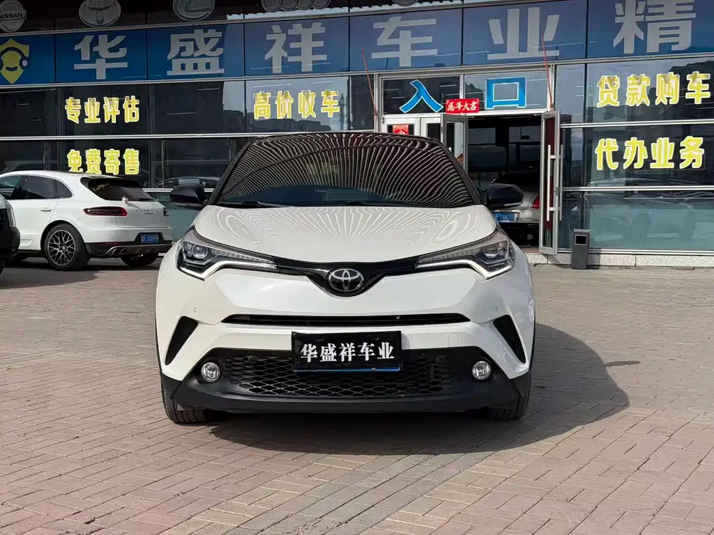 Toyota C-HR 2019 — фото 1