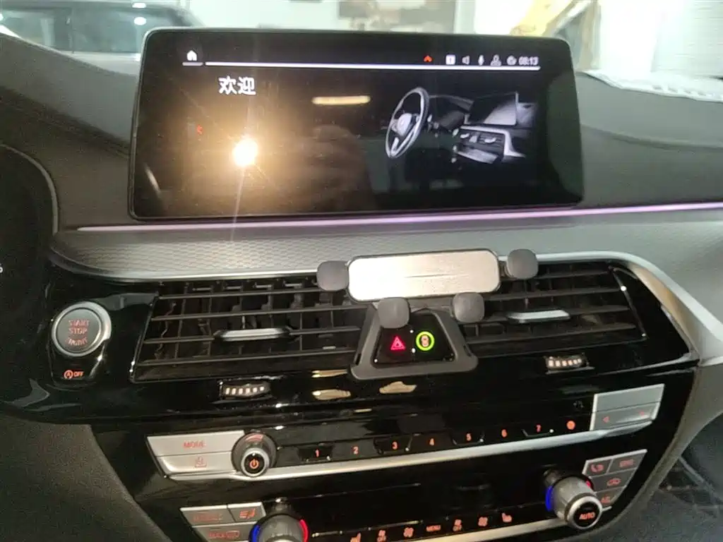 BMW 5 Series 2020 — фото 13