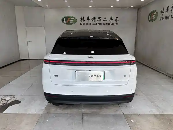 Li Auto i6 2025