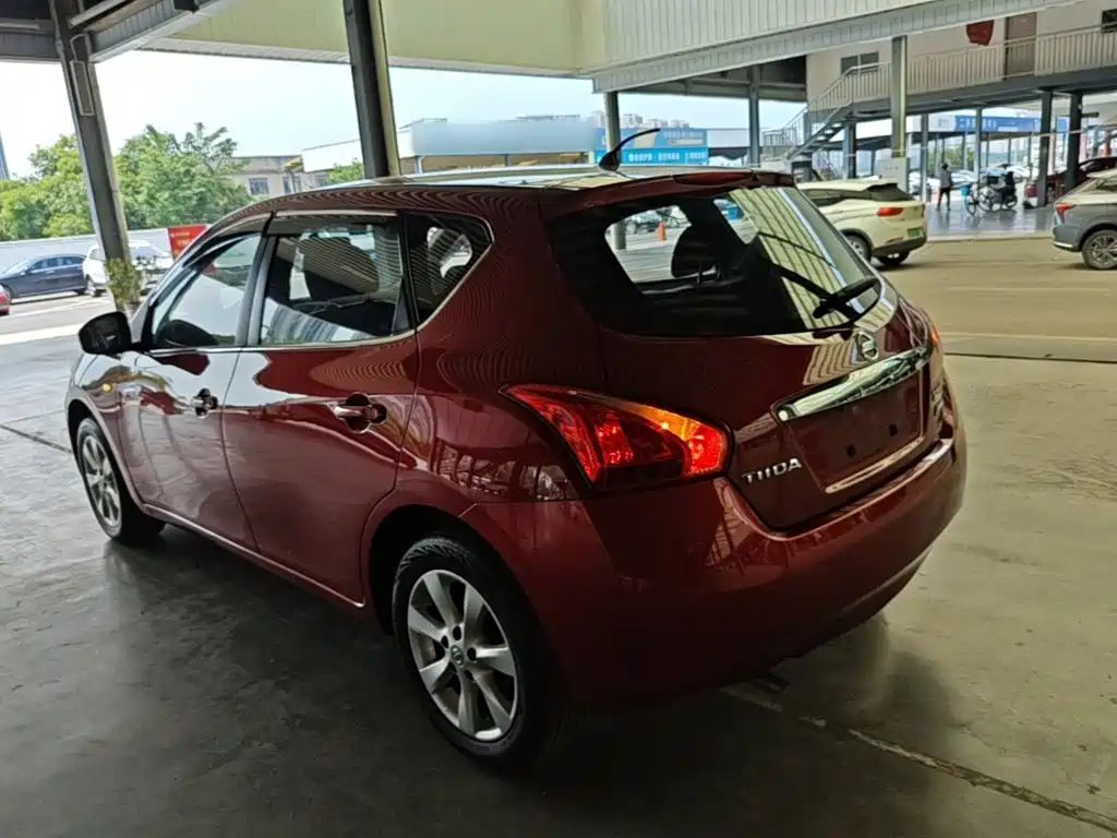 Nissan Tiida 2016 — фото 5