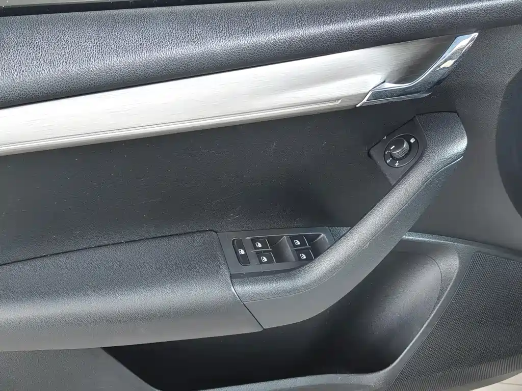 Skoda Octavia 2021 — фото 13