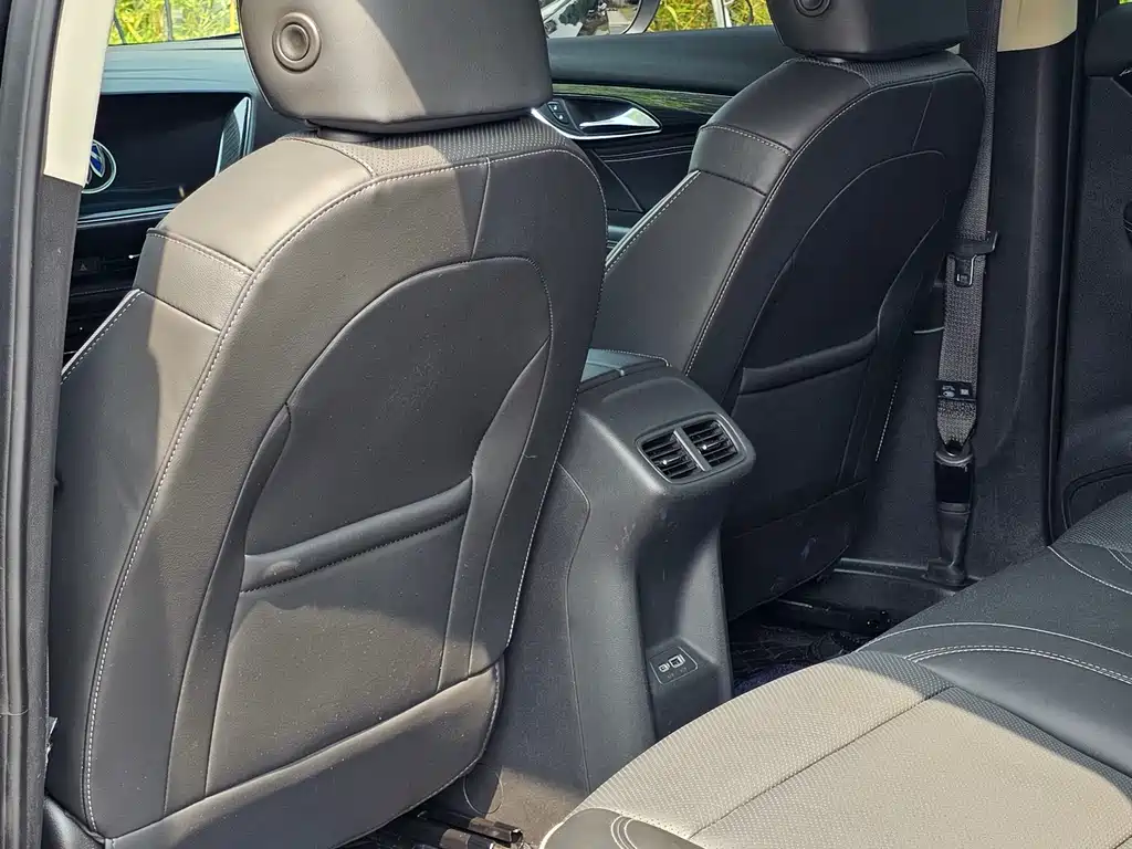 Buick Envision Plus 2023 — фото 8