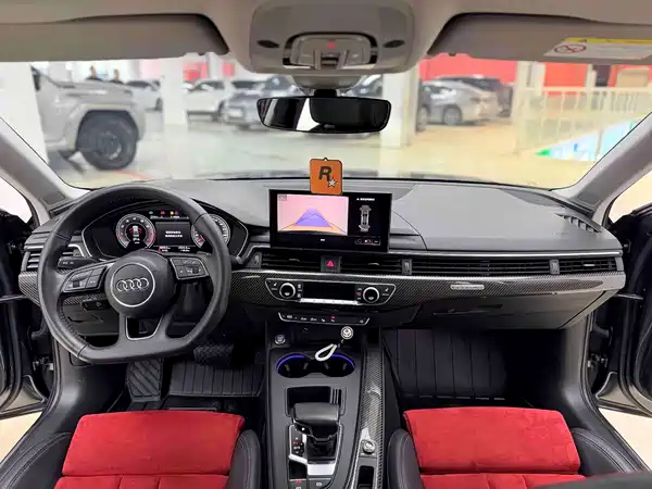 Audi A4L 2021
