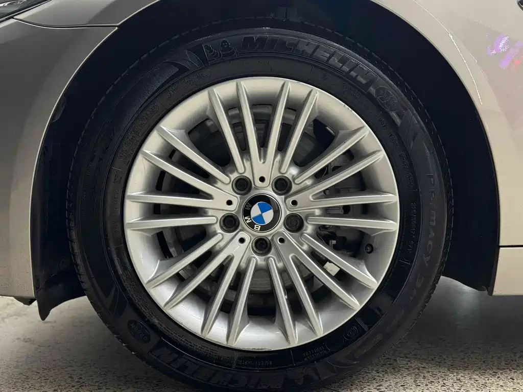 BMW 5 Series 2016 — фото 8