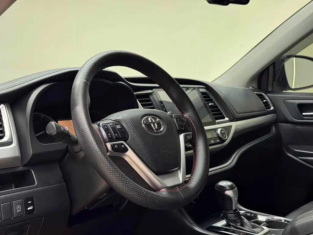 Toyota Highlander 2017 — фото 12