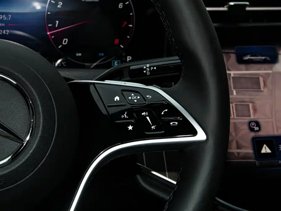Mercedes-Benz E-Class 2025 — фото 26