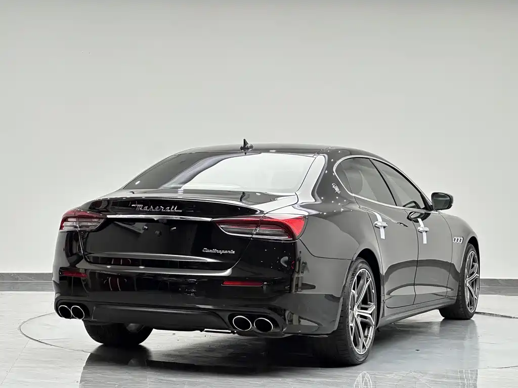 Maserati Quattroporte 2017 — фото 6