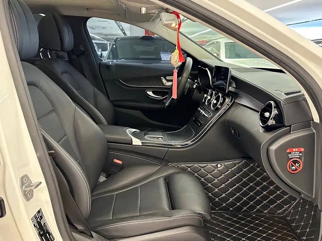 Mercedes-Benz C-Class 2019 — фото 12