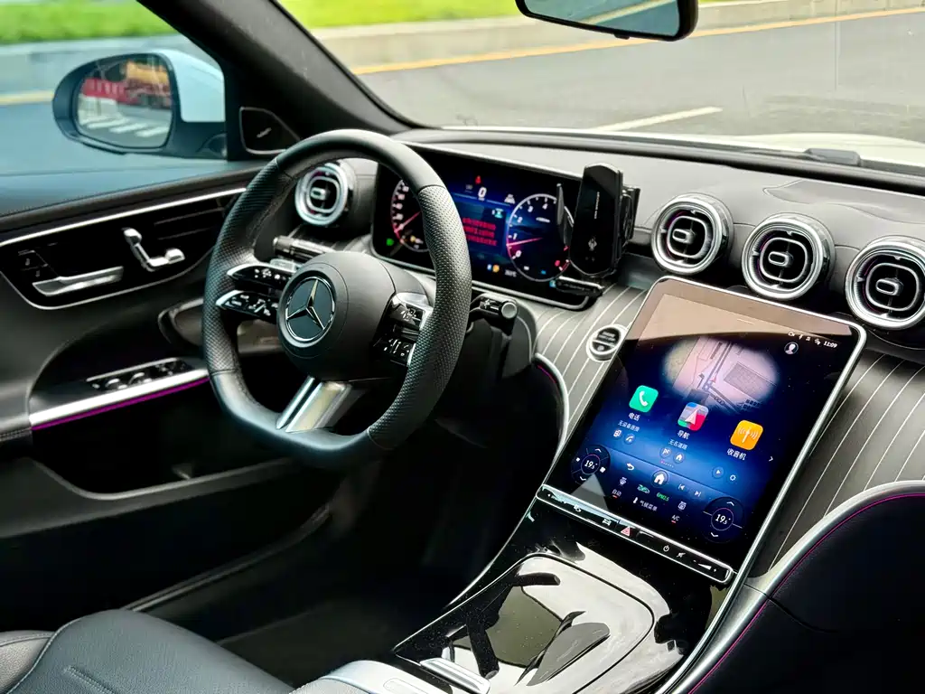 Mercedes-Benz C-Class 2025 — фото 13