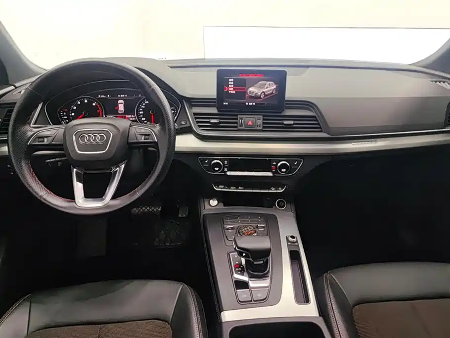 Audi Q5L 2021 — фото 12