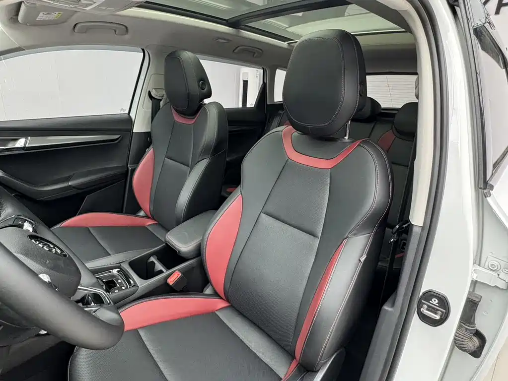 Skoda Karoq 2023 — фото 12