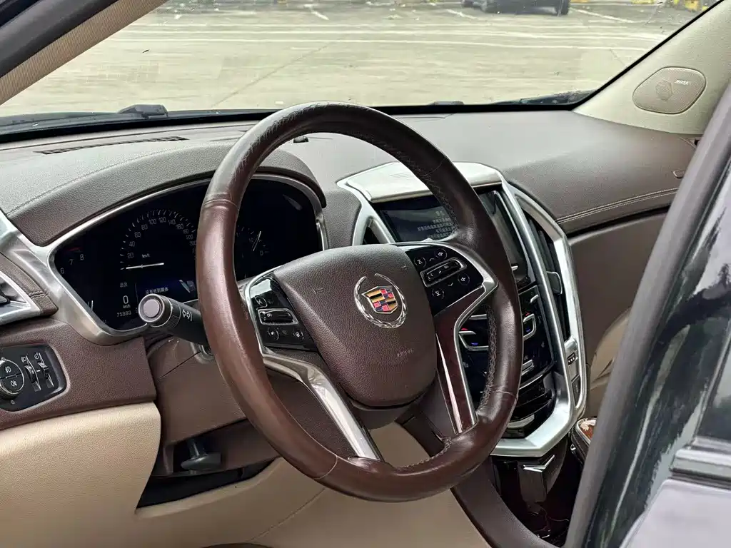 Cadillac SRX 2016 — фото 10