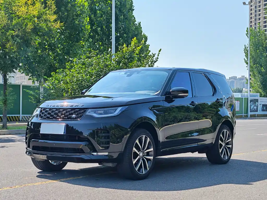 Land Rover Discovery 2024 — фото 1