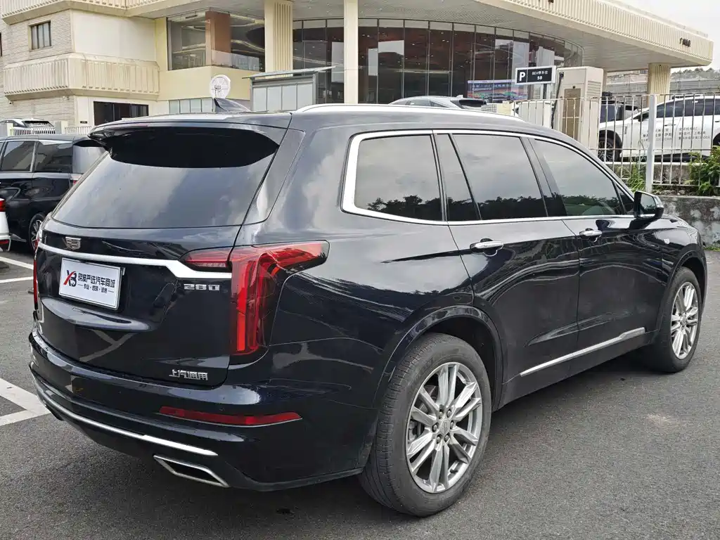 Cadillac XT6 2021 — фото 2