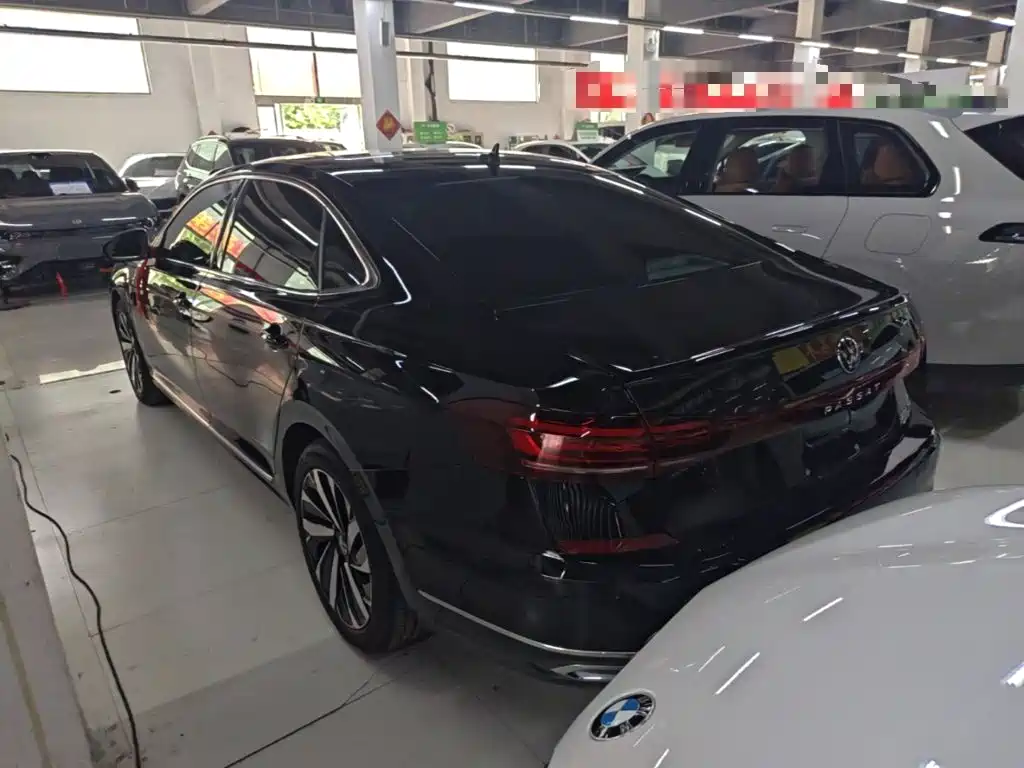 Volkswagen Passat 2025