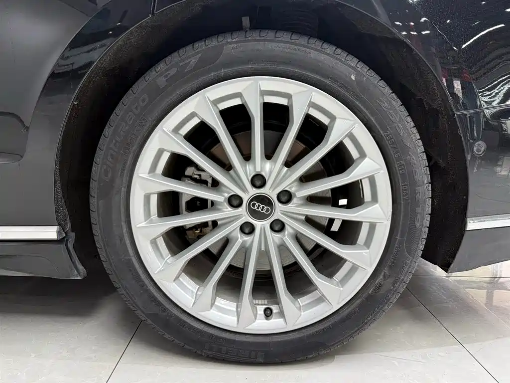 Audi A8 2023