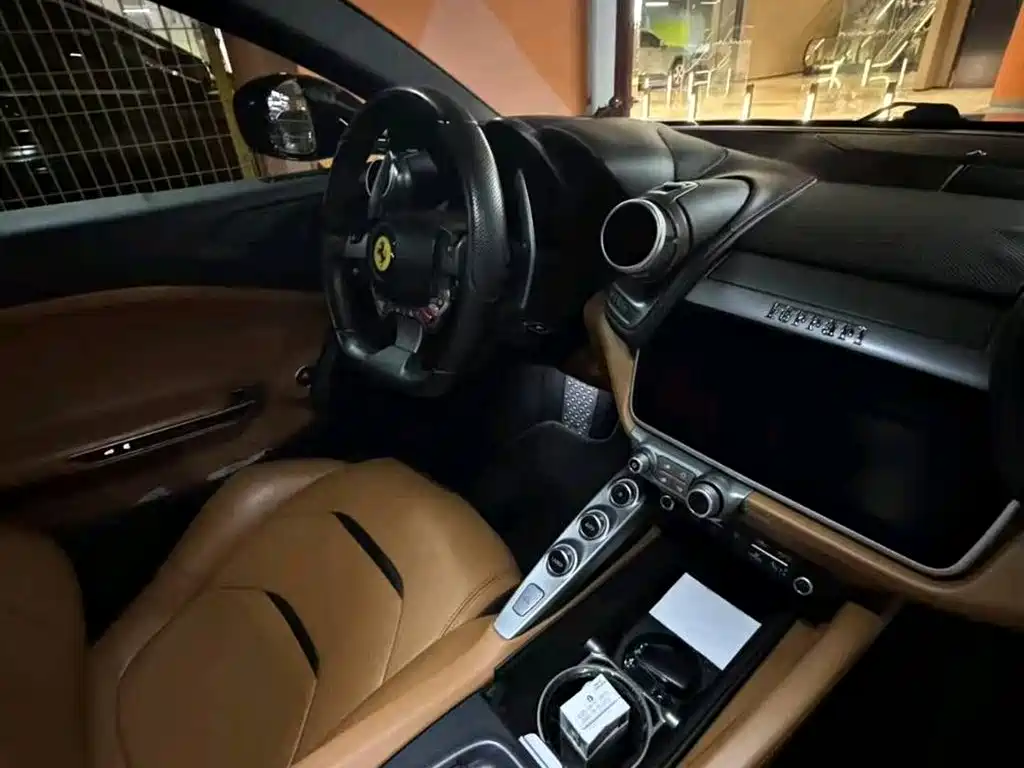 Ferrari GTC4Lusso 2017 — фото 5