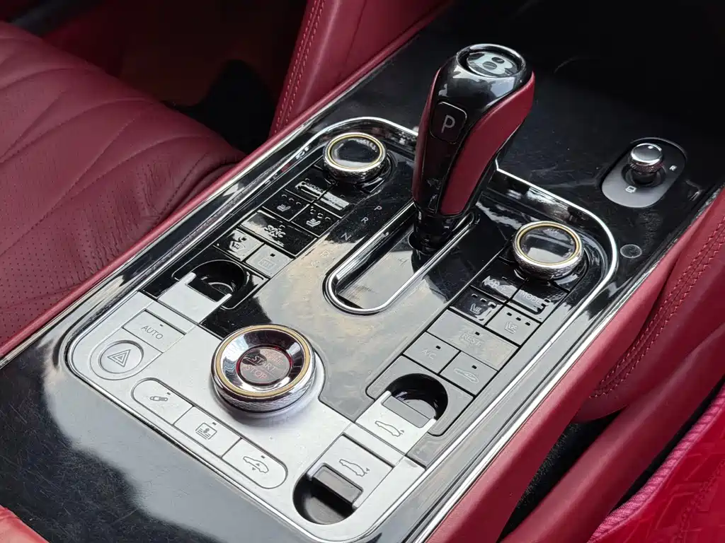 Bentley Flying Spur 2016 — фото 10