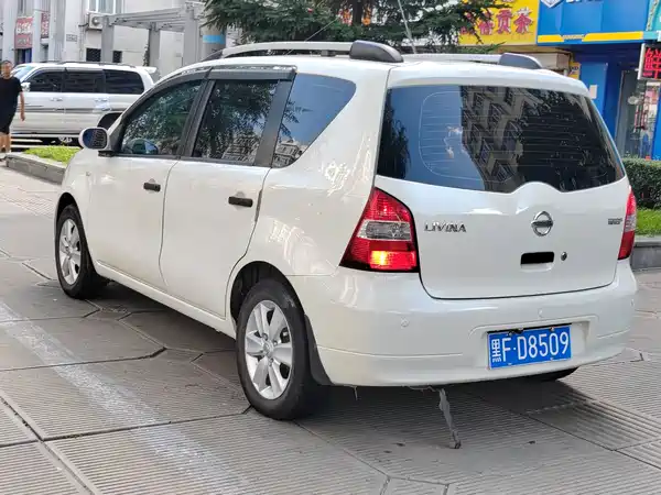 Nissan Livina 2013