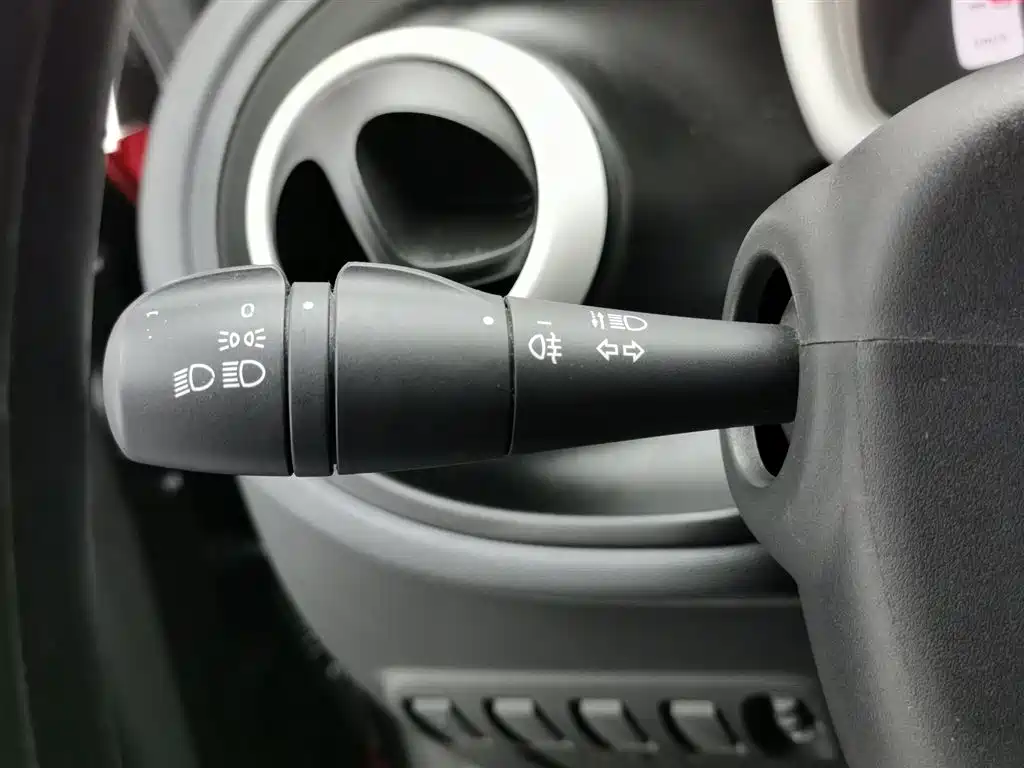 smart Fortwo 2017 — фото 21