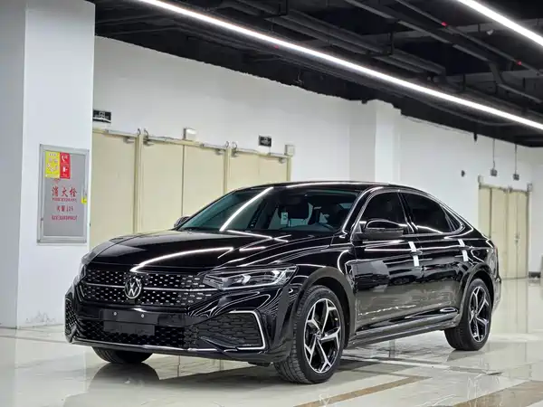 Volkswagen Passat 2024