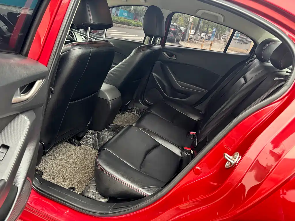 Mazda 3 Axela 2019 — фото 6