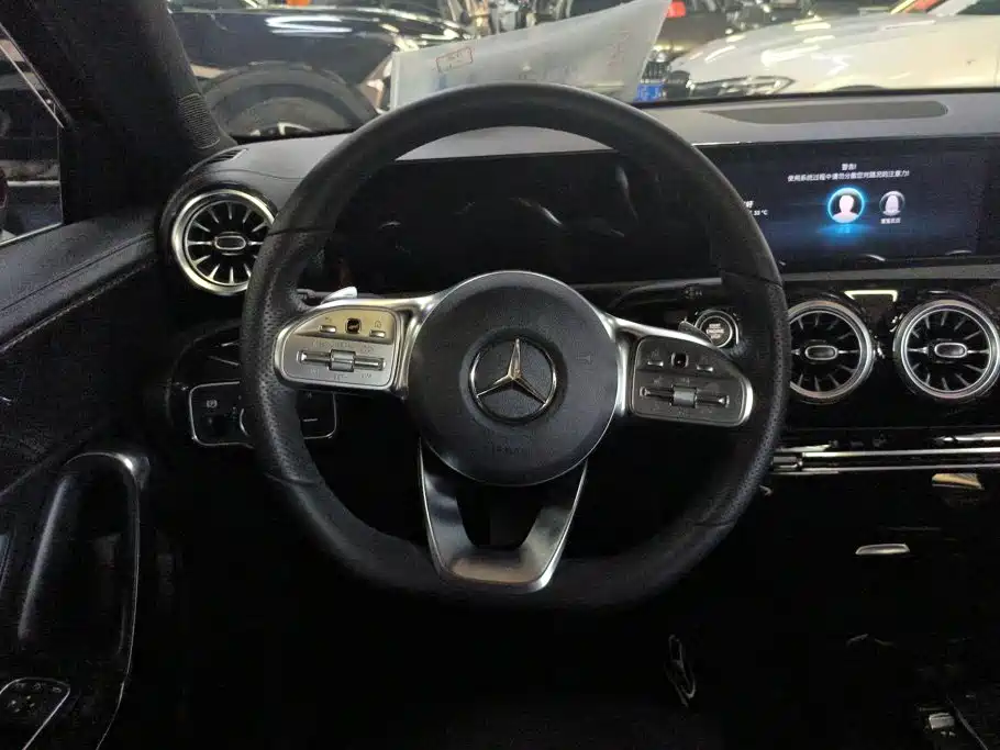 Mercedes-Benz A-Class 2022 — фото 15