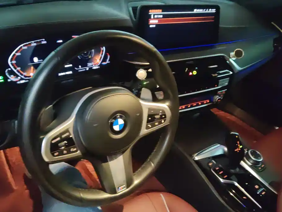 BMW 5 Series 2022 — фото 12