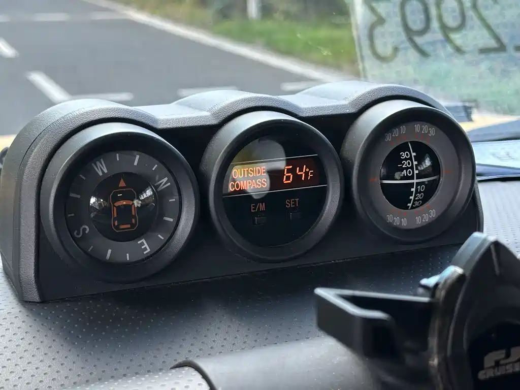 Toyota FJ Cruiser 2018 — фото 9