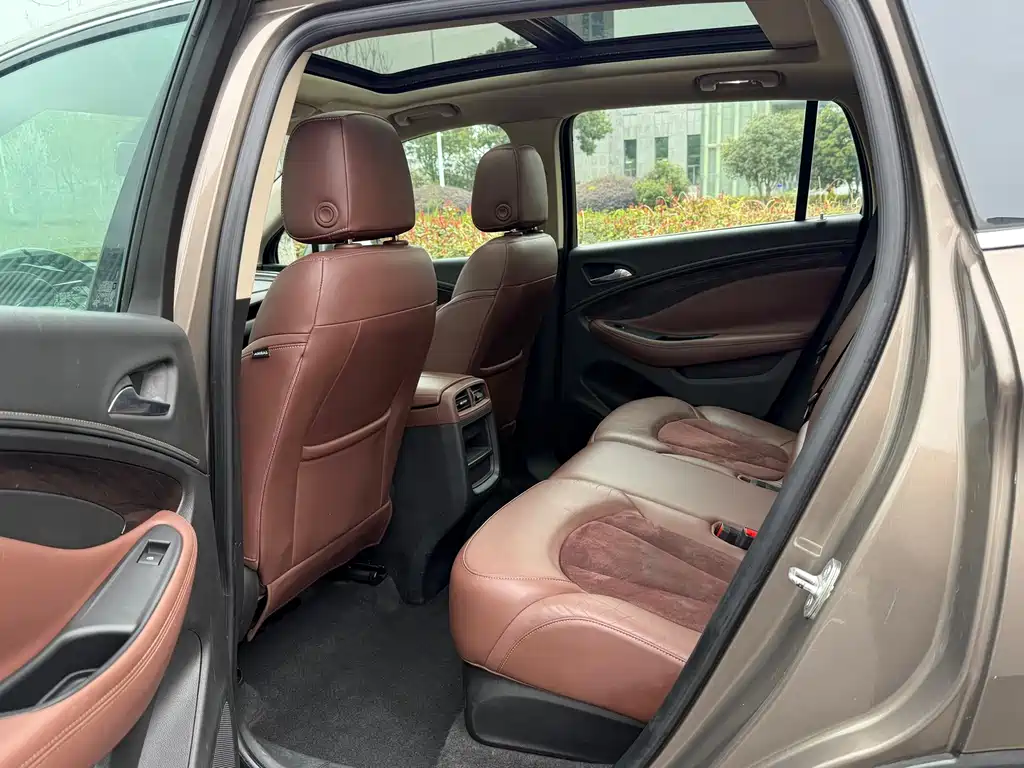 Buick Envision Plus 2016 — фото 9