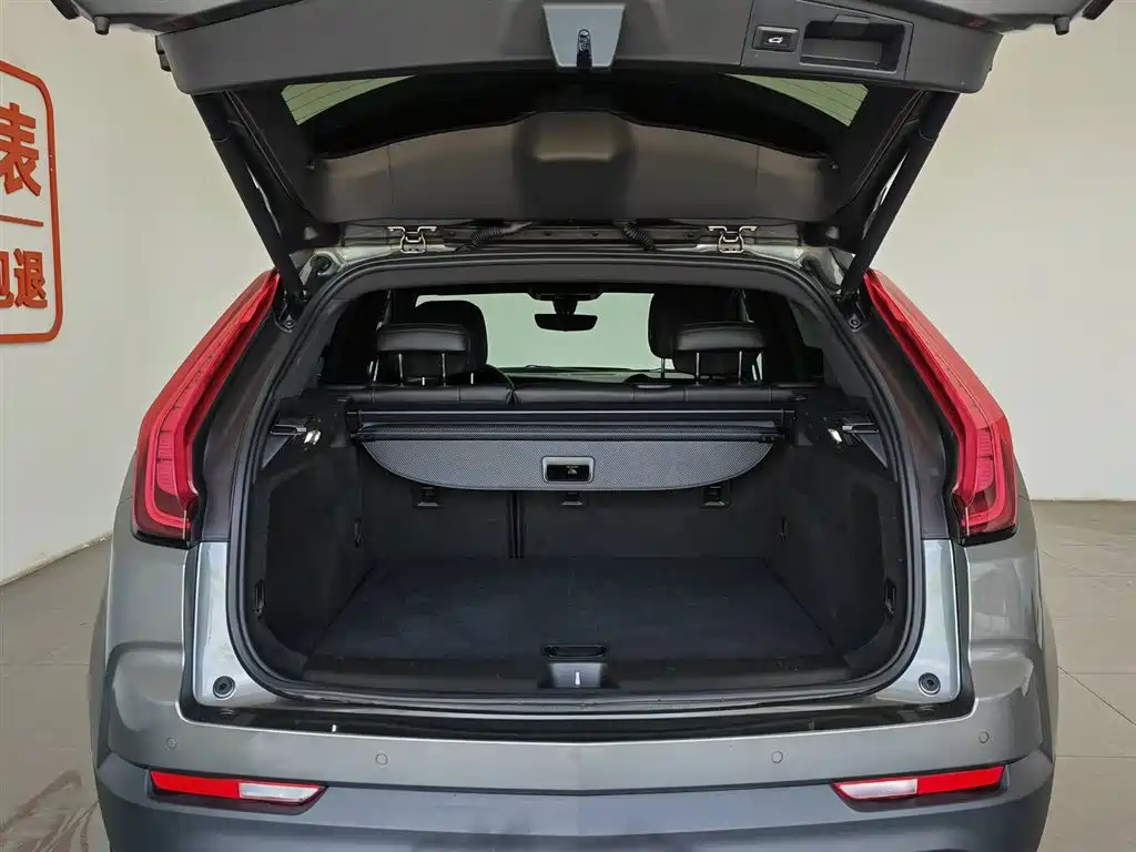 Cadillac XT4 2020 — фото 16