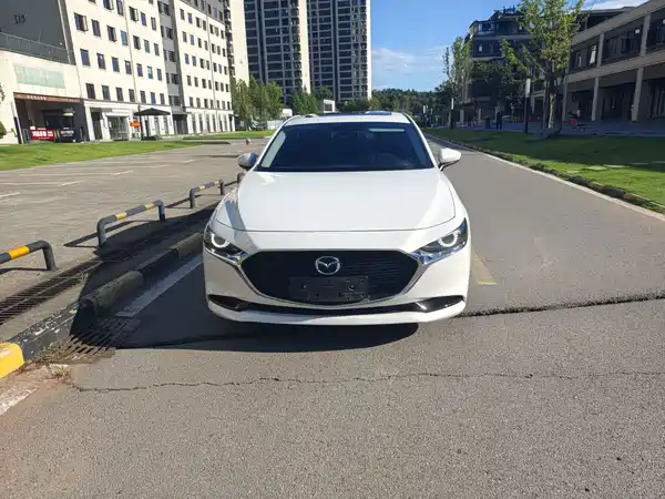 Mazda 3 Axela 2022