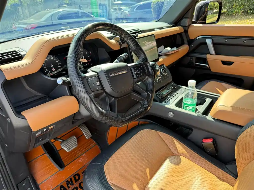 Land Rover Defender 2023 — фото 7