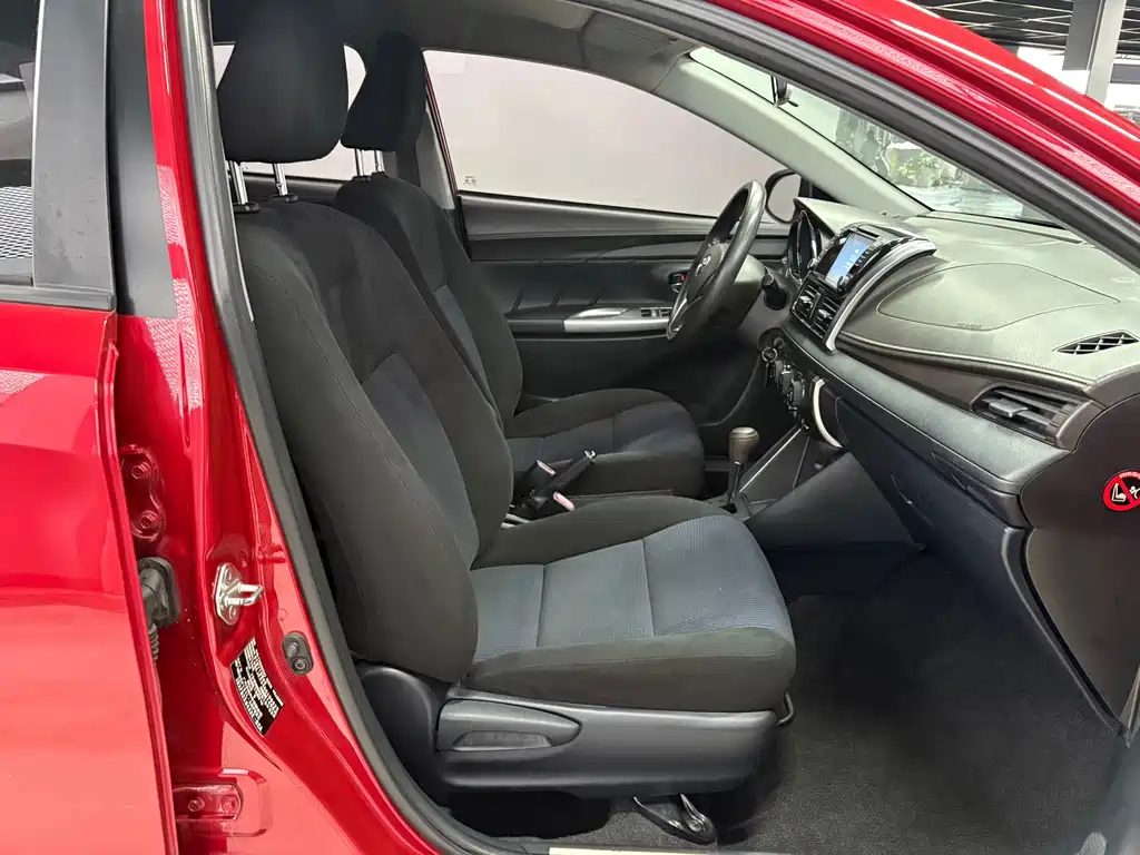 Toyota Yaris L 2016 — фото 9