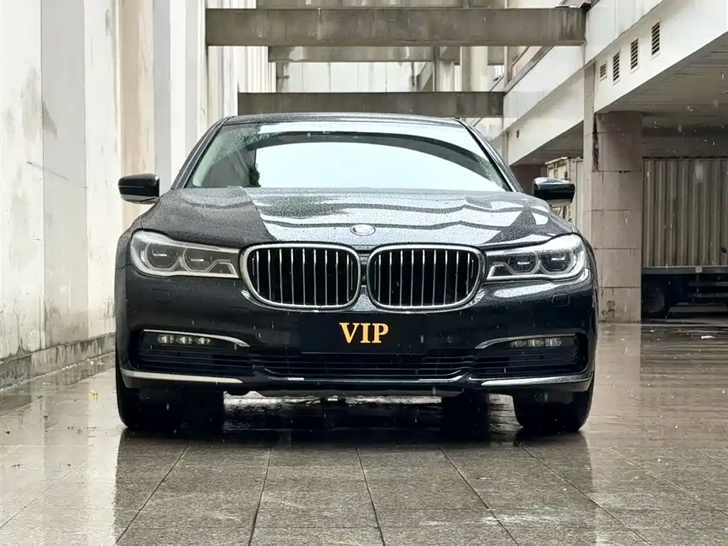 BMW 7 Series 2017 — фото 2