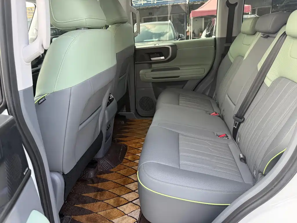 BAIC BJ40 Extended Range 2025 — фото 13