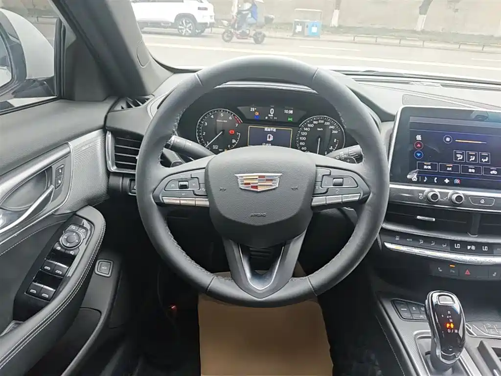 Cadillac CT5 2021 — фото 11