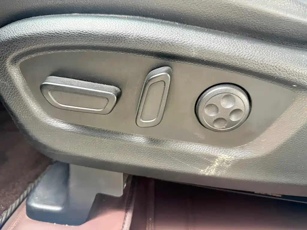 GAC Motor Trumpchi GS8 2019 — фото 18