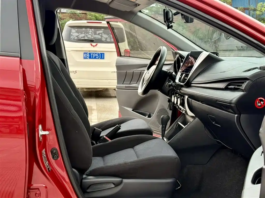 Toyota Yaris L 2019 — фото 22
