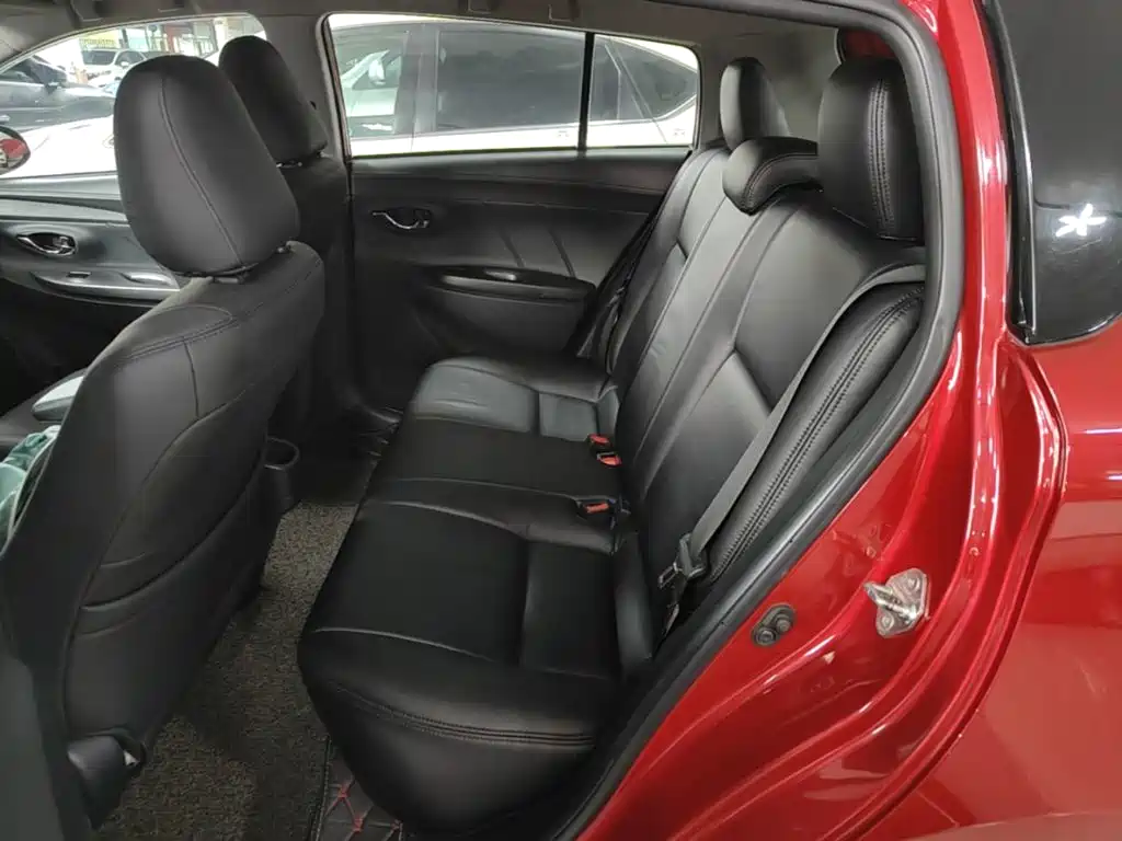 Toyota Yaris L 2017 — фото 17