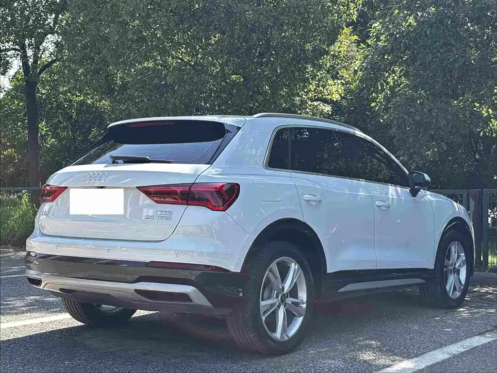 Audi Q3 2023 — фото 12
