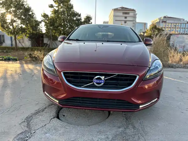 Volvo V40 2015
